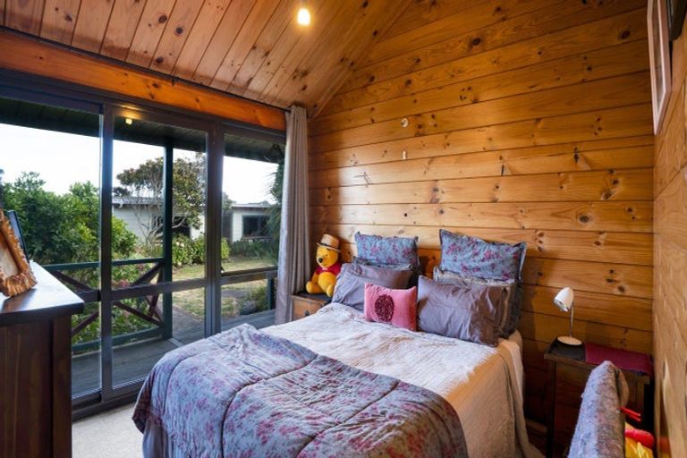 Photo of property in 8 Pohutukawa Drive, Opunake, 4616