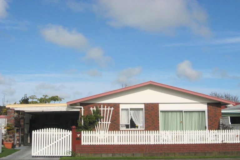 Photo of property in 19 Leslie Street, Waitara, 4320