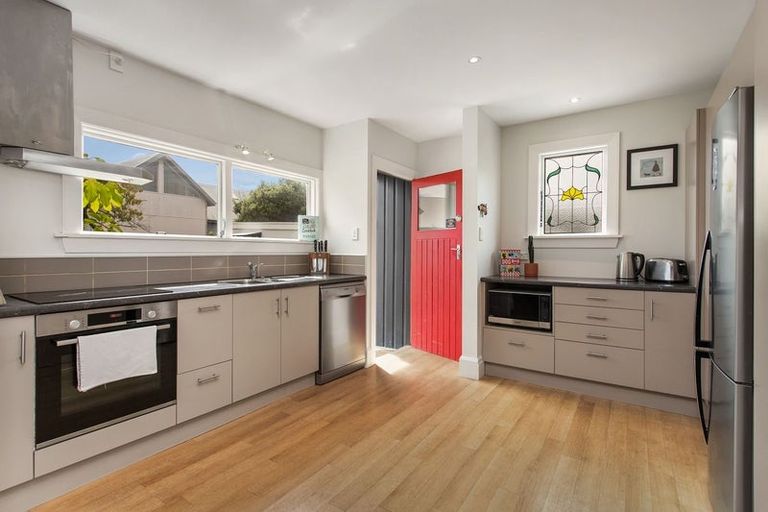 Photo of property in 1/1004 Colombo Street, St Albans, Christchurch, 8014