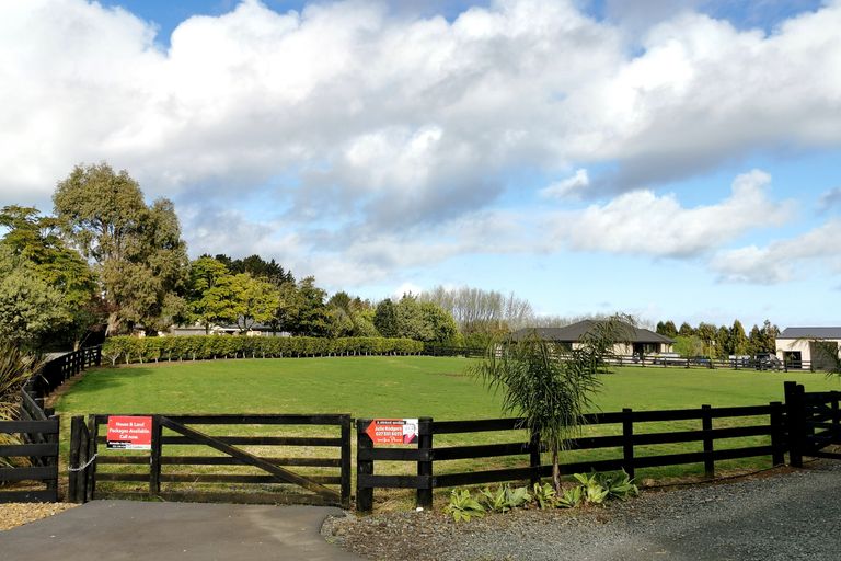 Photo of property in 2b Masters Road, Waiuku, 2681