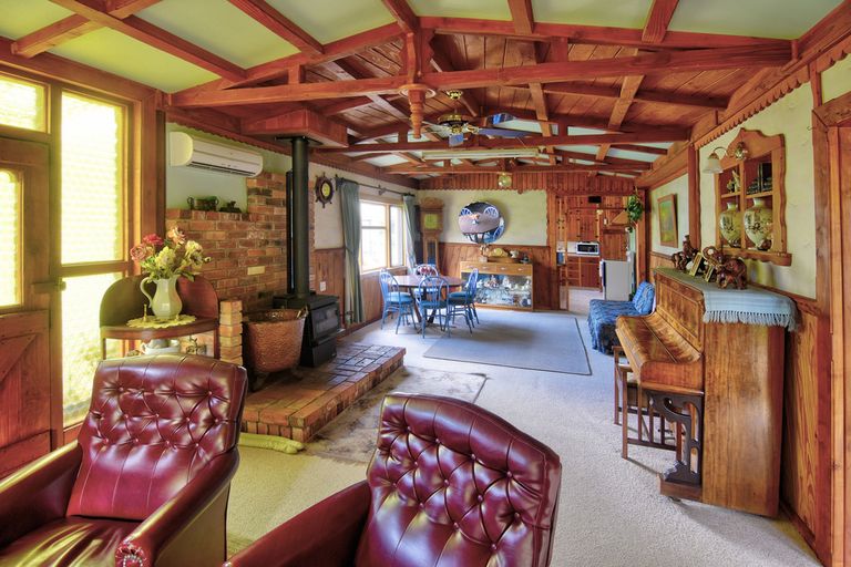 Photo of property in 1394 Opaki Kaiparoro Road, Mauriceville, Masterton, 5882