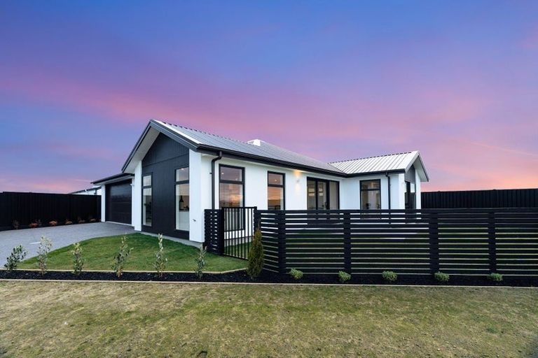 Photo of property in 35 Mcgarry Drive, Kaiapoi, 7630