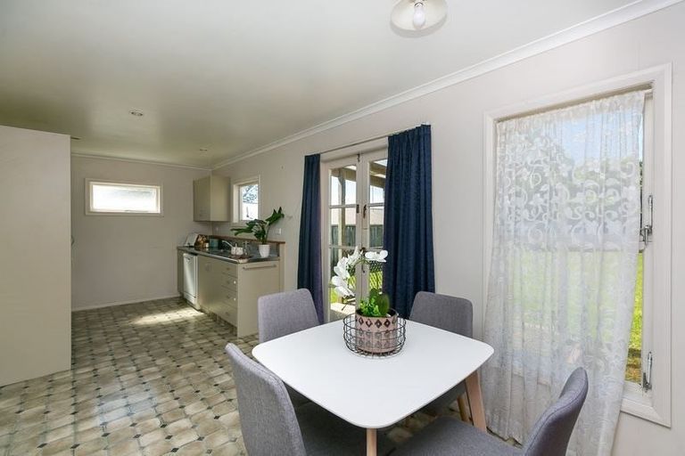 Photo of property in 23 Standish Street, Westown, New Plymouth, 4310