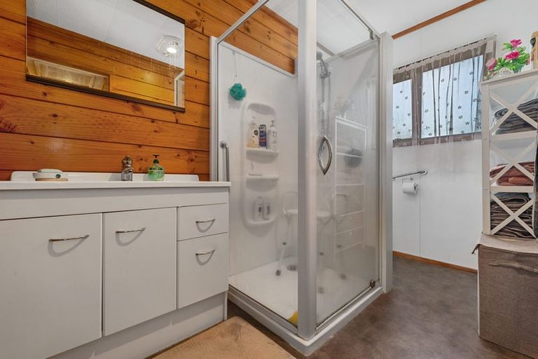 Photo of property in 3b Jet Place, Pukehangi, Rotorua, 3015