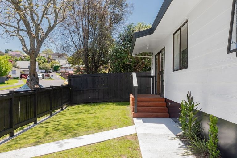Photo of property in 6a Pokapu Place, Bethlehem, Tauranga, 3110