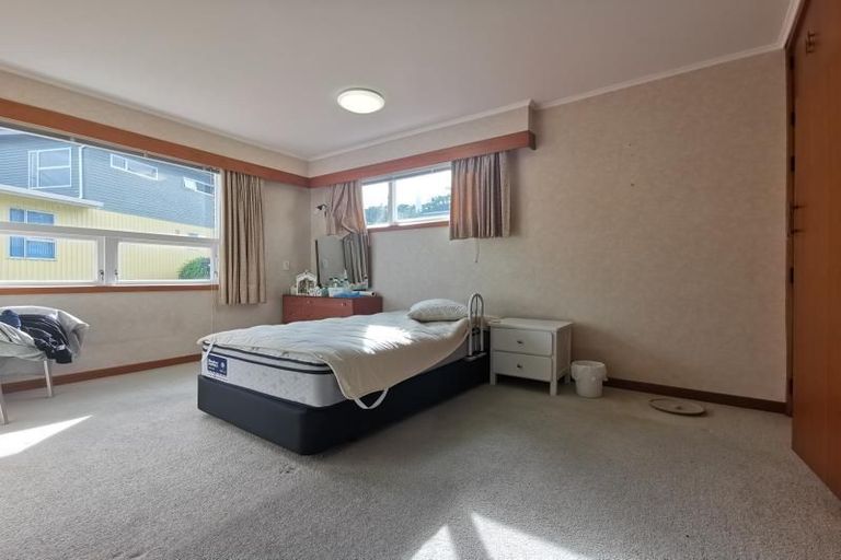 Photo of property in 5 Cherry Grove, Strathmore Park, Wellington, 6022