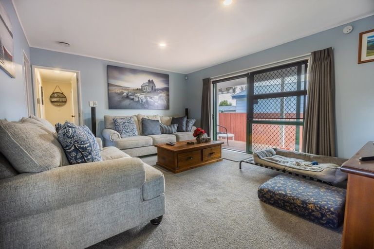 Photo of property in 5 Caulfield Place, Nawton, Hamilton, 3200