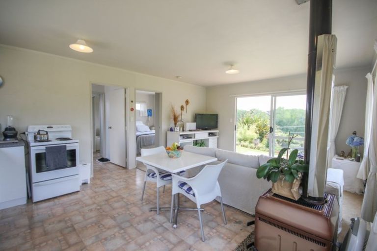 Photo of property in 6 Skelton Crescent, Paparoa, 0571