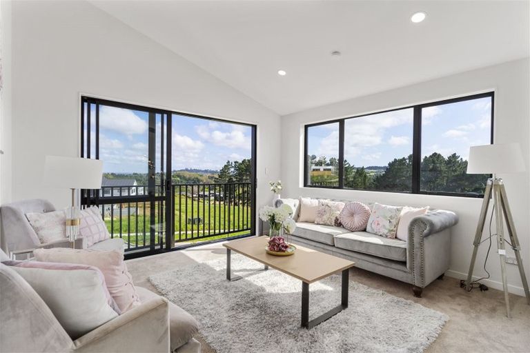 Photo of property in 13 Bremner Ridge Street, Flat Bush, Auckland, 2019