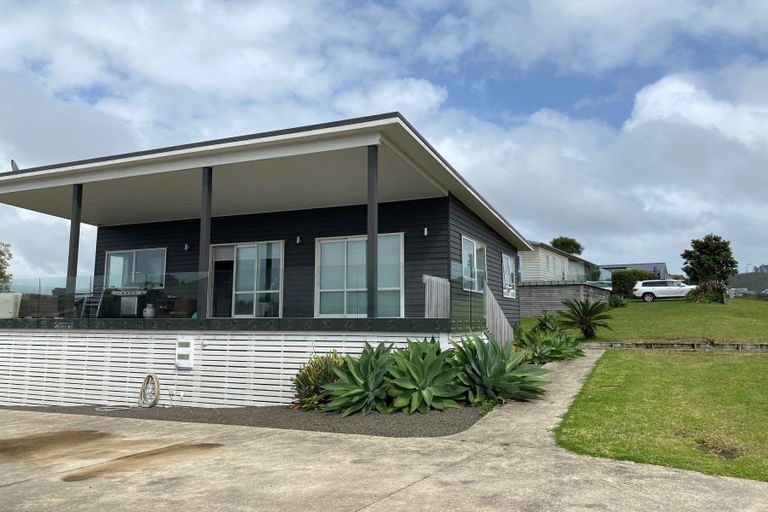 Photo of property in 129 Centennial Drive, Whitianga, 3510