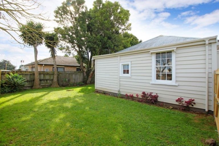 Photo of property in 1/5 Henwood Road, Mangere East, Auckland, 2024