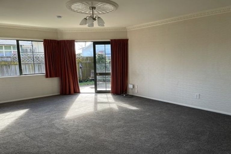 Photo of property in 49 Lyndhurst Street, Takaro, Palmerston North, 4412