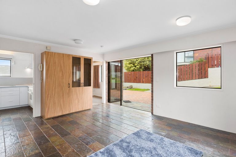 Photo of property in 1a Gala Street, Vauxhall, Dunedin, 9013