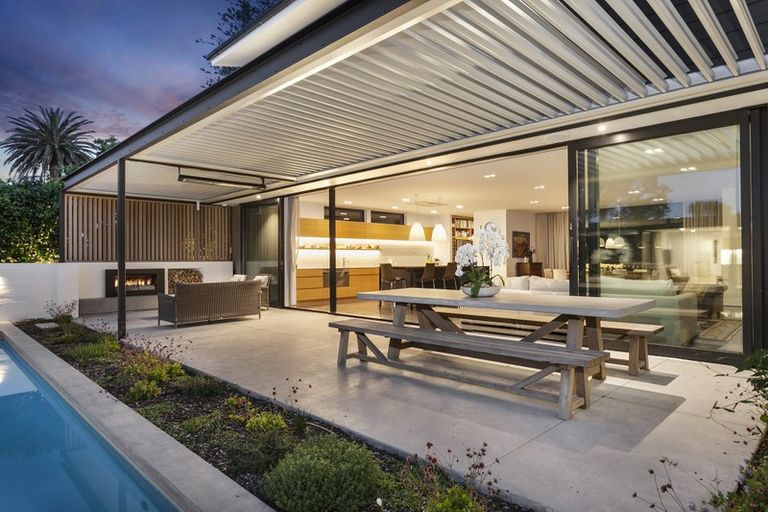 Photo of property in 106a Godden Crescent, Mission Bay, Auckland, 1071