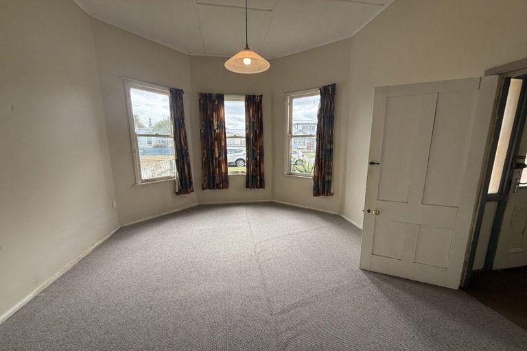 Photo of property in 24 Waldegrave Street, Palmerston North, 4410
