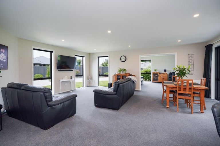 Photo of property in 32 Lumsden Drive, Waikiwi, Invercargill, 9810