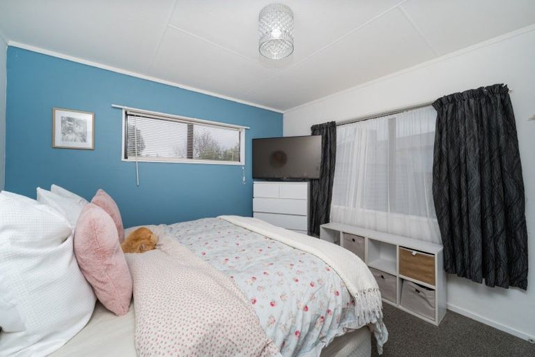 Photo of property in 99 Hillcrest Drive, Kelvin Grove, Palmerston North, 4414