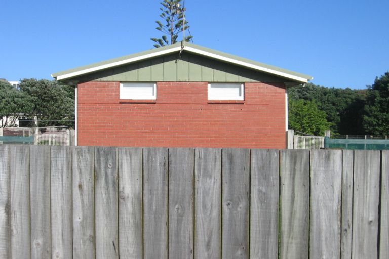 Photo of property in 66 Field Way, Waikanae Beach, Waikanae, 5036