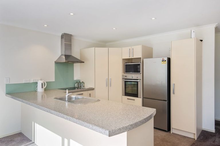 Photo of property in 21 Matuku Place, Paraparaumu Beach, Paraparaumu, 5032