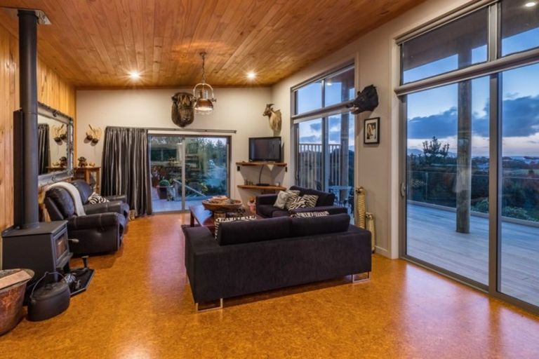 Photo of property in 194 Peka Peka Road, Peka Peka, Waikanae, 5391