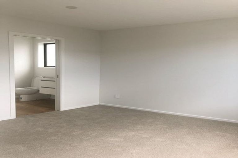 Photo of property in 1/27 Main Road, Wainuiomata, Lower Hutt, 5014