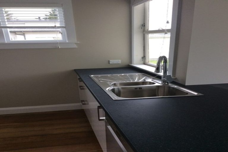 Photo of property in 16 Sunset Parade, Plimmerton, Porirua, 5026