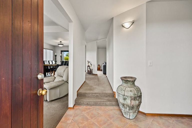 Photo of property in 3 Trossach Place, Wattle Downs, Auckland, 2103