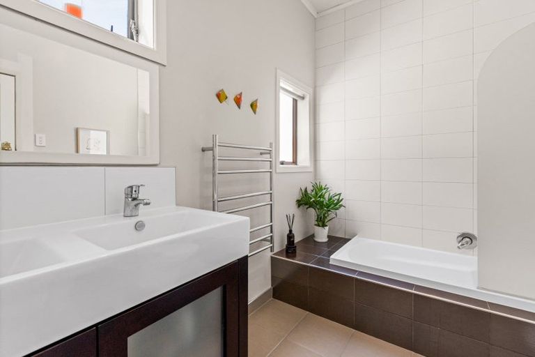 Photo of property in 142 Nelson Crescent, Napier South, Napier, 4110