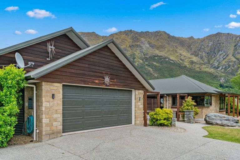Photo of property in 2 Mathias Terrace, Arthurs Point, Queenstown, 9371