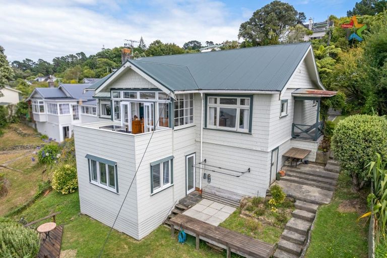 Photo of property in 31 Tirohanga Road, Tirohanga, Lower Hutt, 5010
