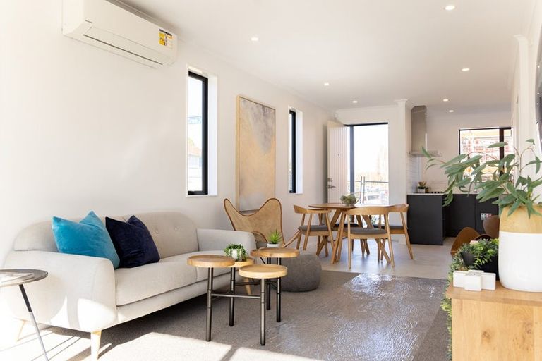 Photo of property in 1 Harlow Crescent, Glen Innes, Auckland, 1072