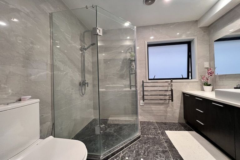 Photo of property in 6b Rippleside Place, Pahurehure, Papakura, 2113