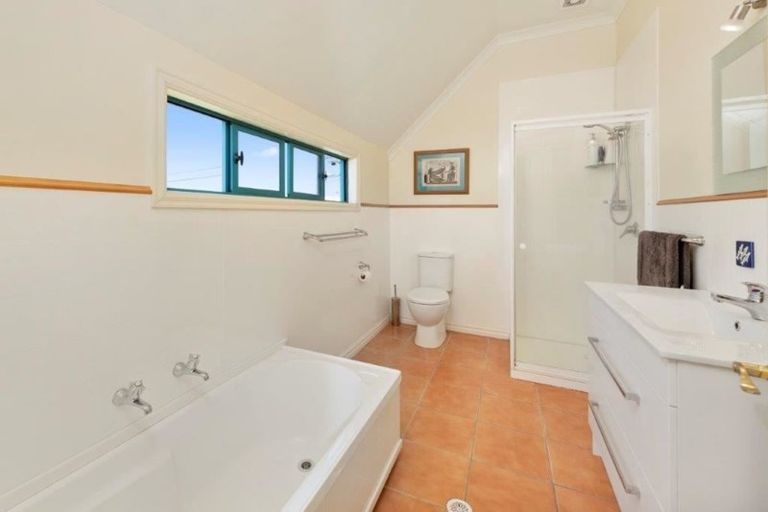 Photo of property in 99a Simpson Road, Papamoa Beach, Papamoa, 3118