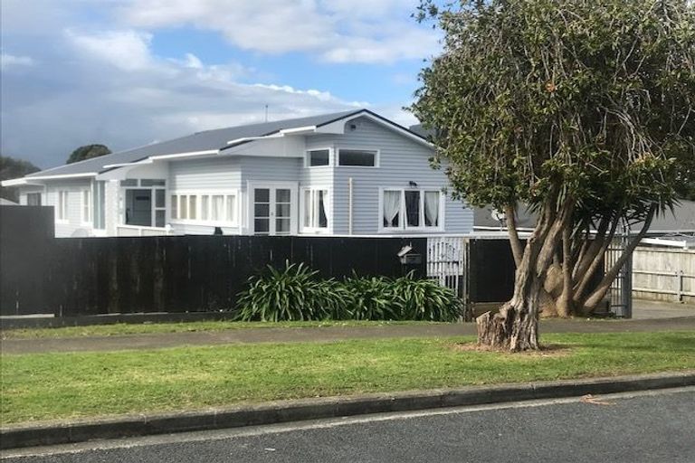 Photo of property in 7 Lane Road, Weymouth, Auckland, 2103
