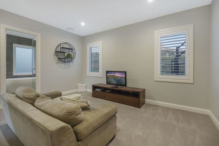 Photo of property in 12 Myra Evelyn Grove, Dairy Flat, Albany, 0792