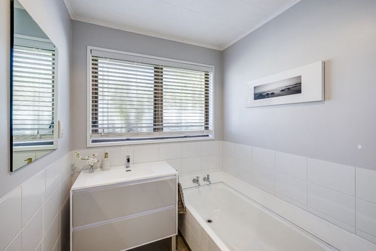 Photo of property in 4 Laurent Place, Greenmeadows, Napier, 4112