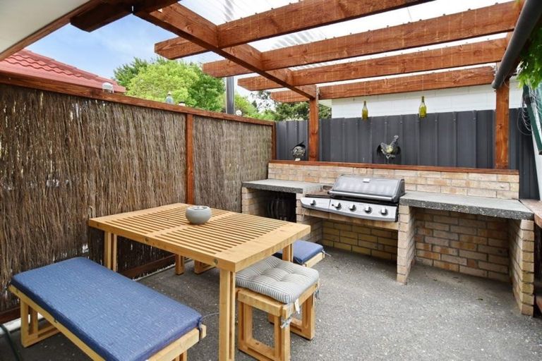 Photo of property in 127 High Street, Oxford, 7430