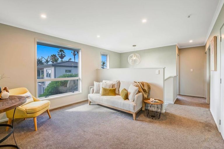 Photo of property in 63a Walton Street, Red Beach, 0932