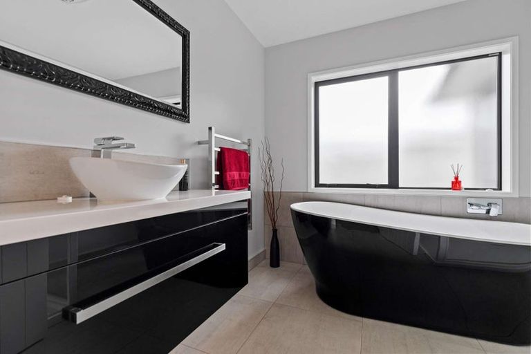 Photo of property in 99 Palm Springs Boulevard, Papamoa Beach, Papamoa, 3118