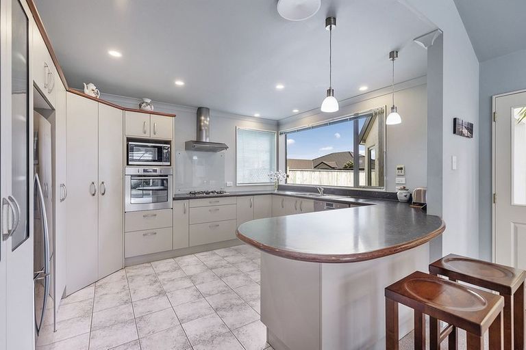 Photo of property in 171 Woodman Drive, Tawa, Wellington, 5028