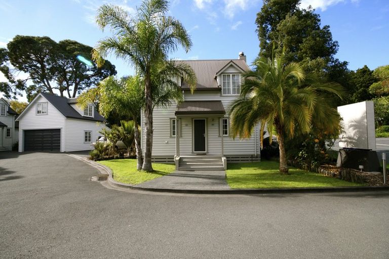 Photo of property in 16 Chapel Street, Russell, 0202