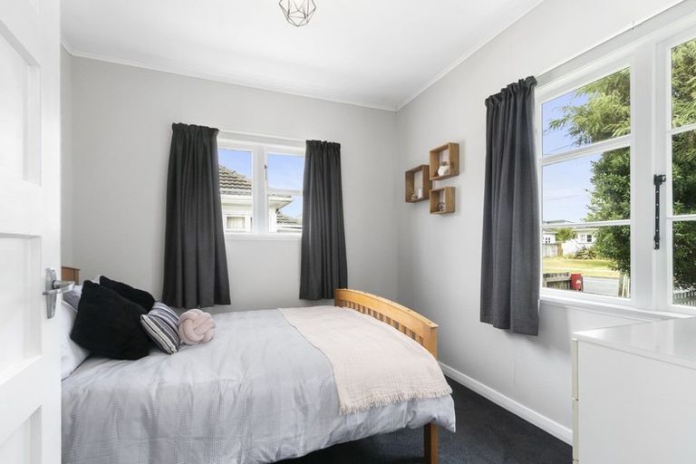 Photo of property in 10 Purser Grove, Fairfield, Lower Hutt, 5011