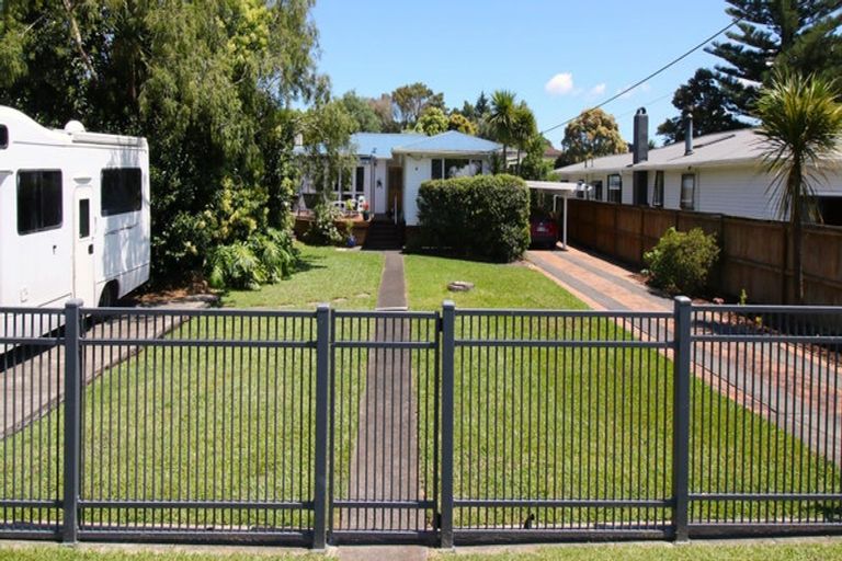 Photo of property in 8 Nicolas Avenue, Glen Eden, Auckland, 0602