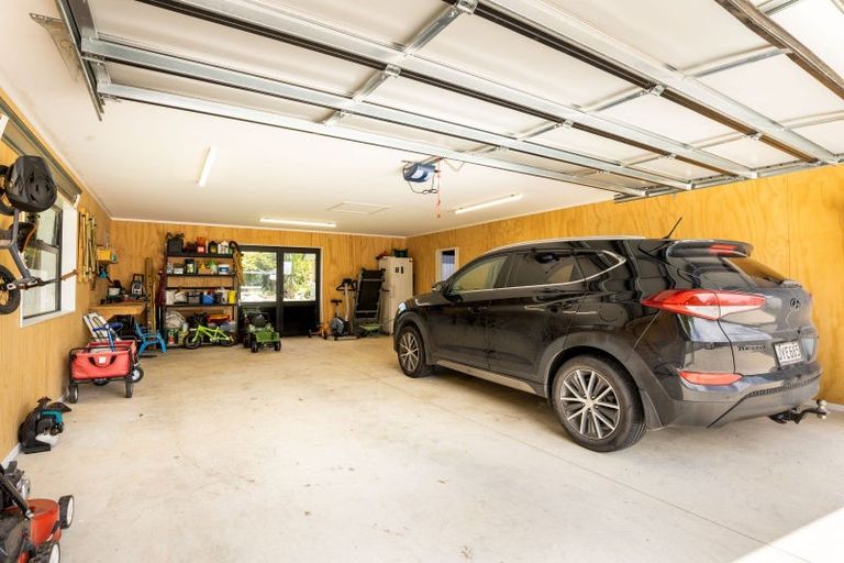 Photo of property in 244 Corbett Road, Paraite, New Plymouth, 4373