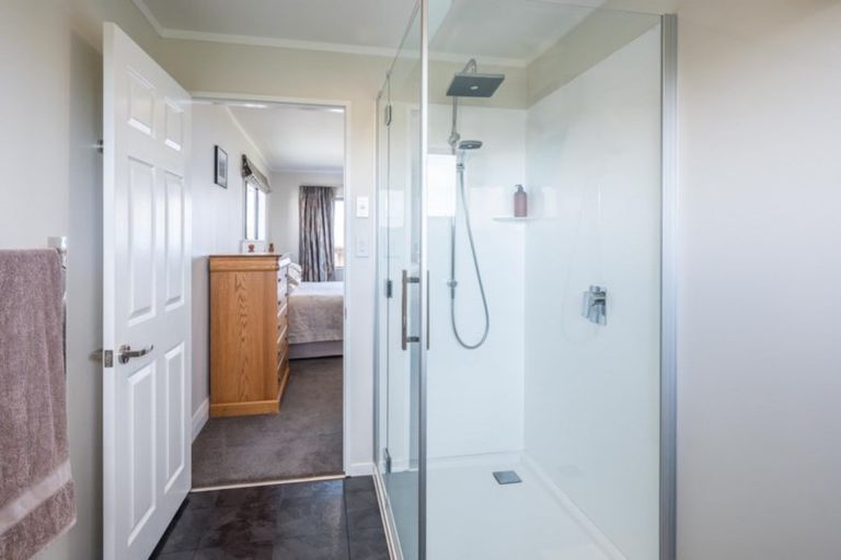 Photo of property in 42 Hicks Crescent, Waikanae Beach, Waikanae, 5036