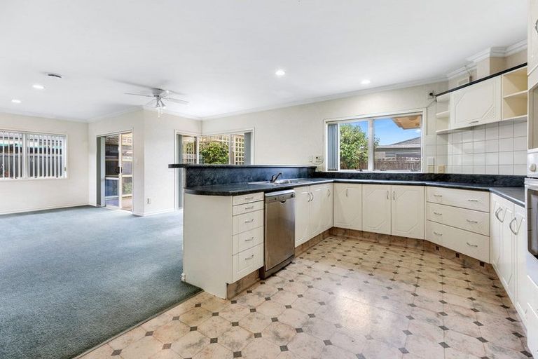 Photo of property in 5 Radisich Place, Mount Maunganui, 3116