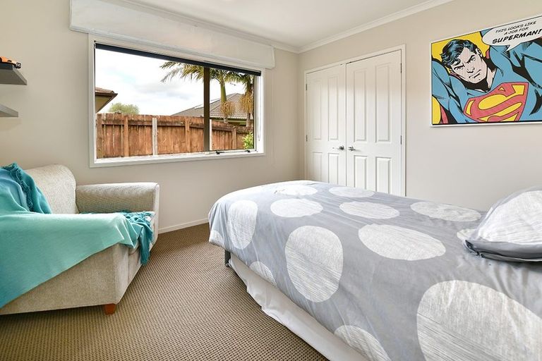 Photo of property in 6 Raabia Close, Parakai, 0830