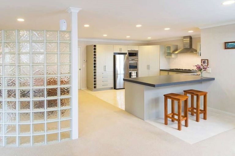 Photo of property in 2/3 Caldbeck Rise, Northpark, Auckland, 2013