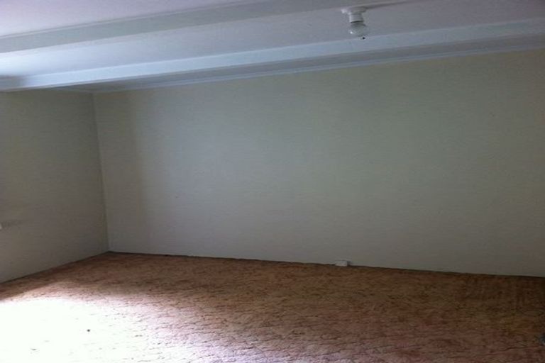 Photo of property in 29 Marine Parade, Bluff Hill, Napier, 4110