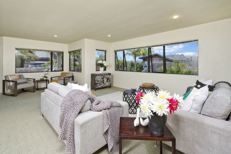 Photo of property in 2/29 John Court Street, Birkenhead, Auckland, 0626